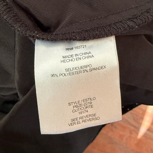 Medium City Studio long sleeve black velvet dress with gold embellishments - Picture 7 of 7